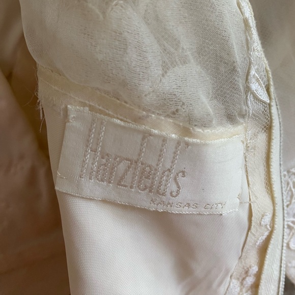 1950s-1960s Vintage Harzfeld’s Wedding Dress Size 8, lace, sheer portions - Picture 12 of 16